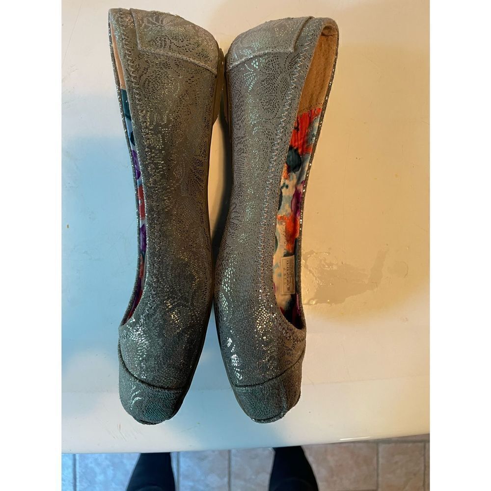 Bob’s Silver Flats (SZ 7.5) - Picture 2 of 5